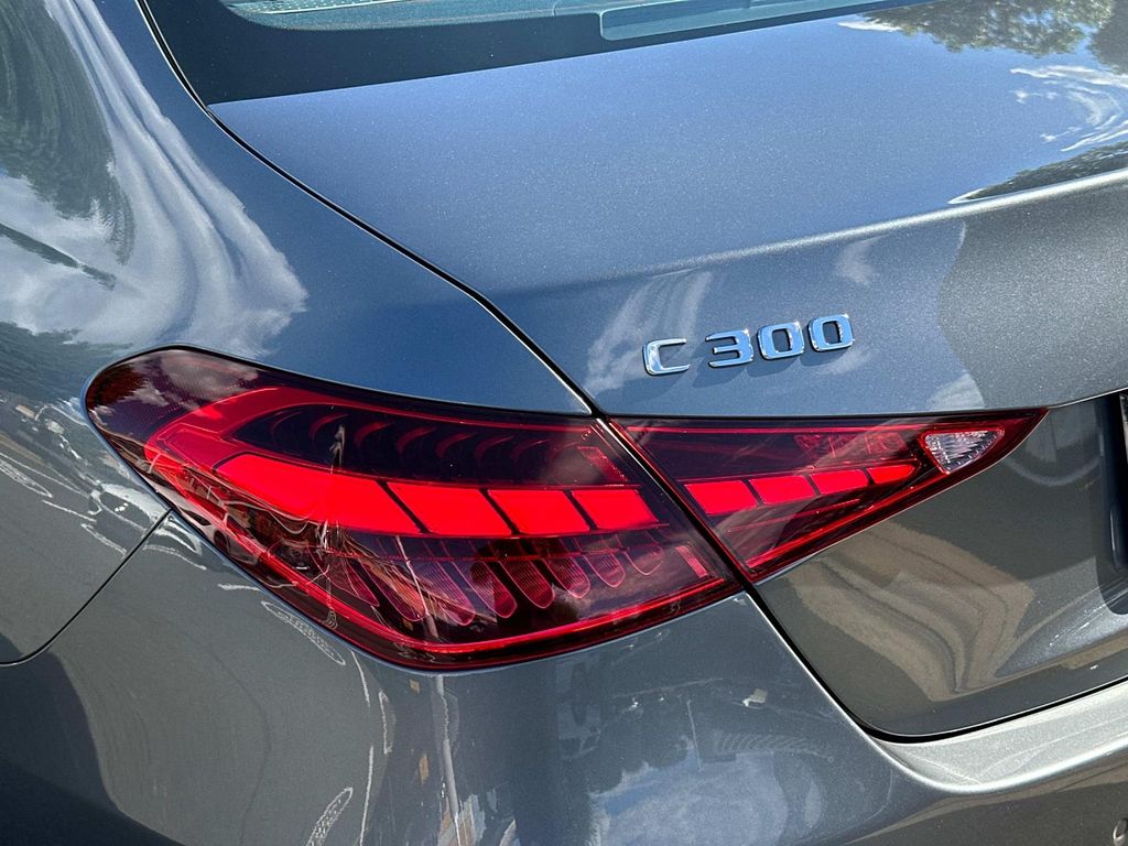 Thumbnail: 2022 Mercedes-Benz C-Class - 10