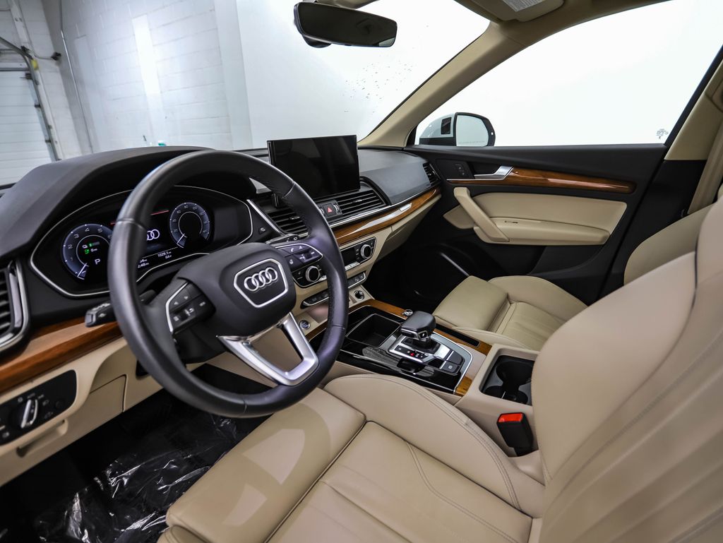 Thumbnail: 2023 Audi Q5 - 10