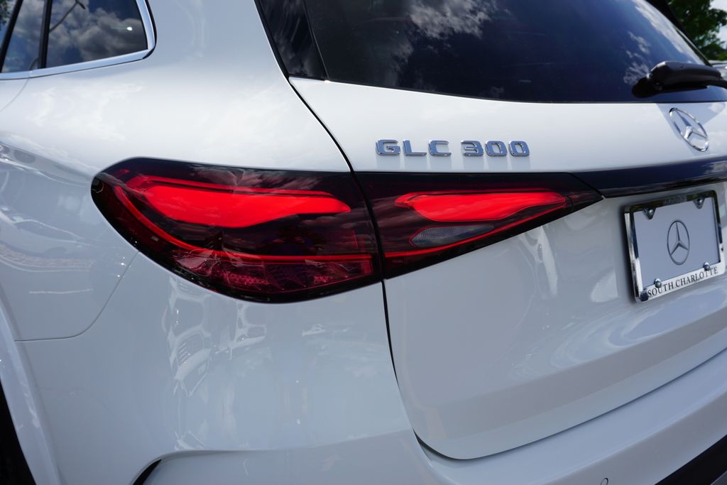 2025 Mercedes-Benz GLC 300 13