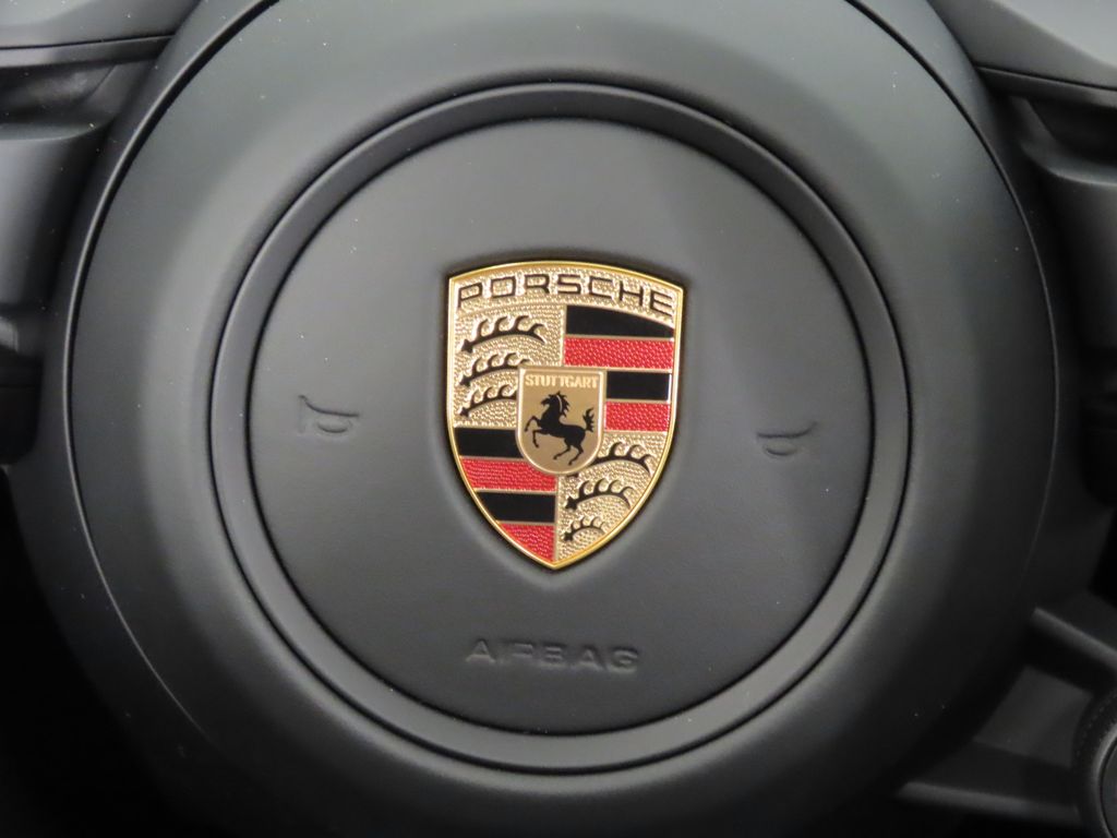 Thumbnail: 2026 Porsche Macan - 21