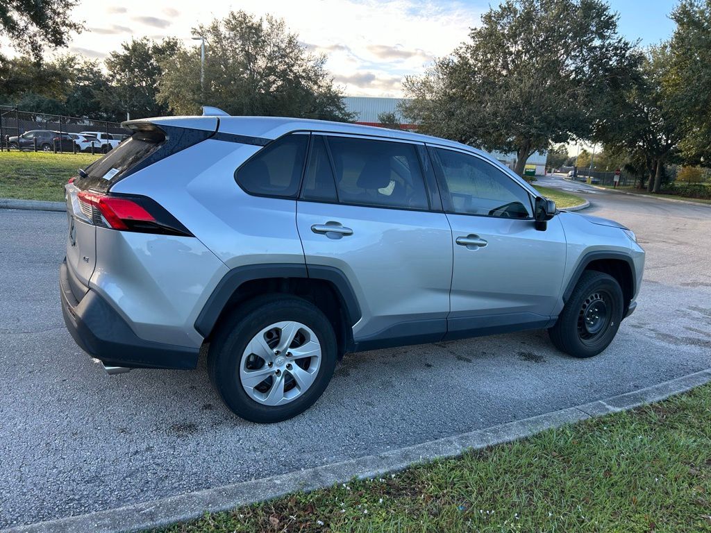 Thumbnail: 2022 Toyota RAV4 - 5