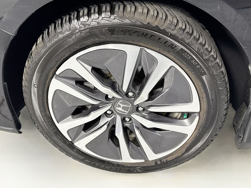 Used Car 2020 Honda Accord Hybrid  Touring For Sale Under $25,000 In Austin, Texas