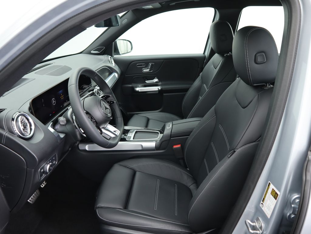 Thumbnail: 2025 Mercedes-Benz GLB - 20