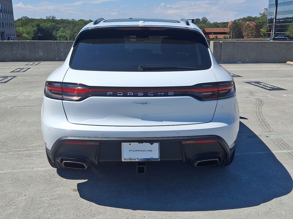 Thumbnail: 2025 Porsche Macan - 9