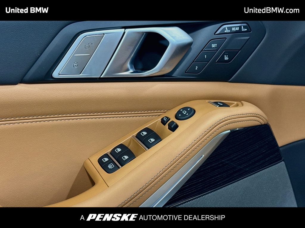 Thumbnail: 2027 BMW X7 - 3