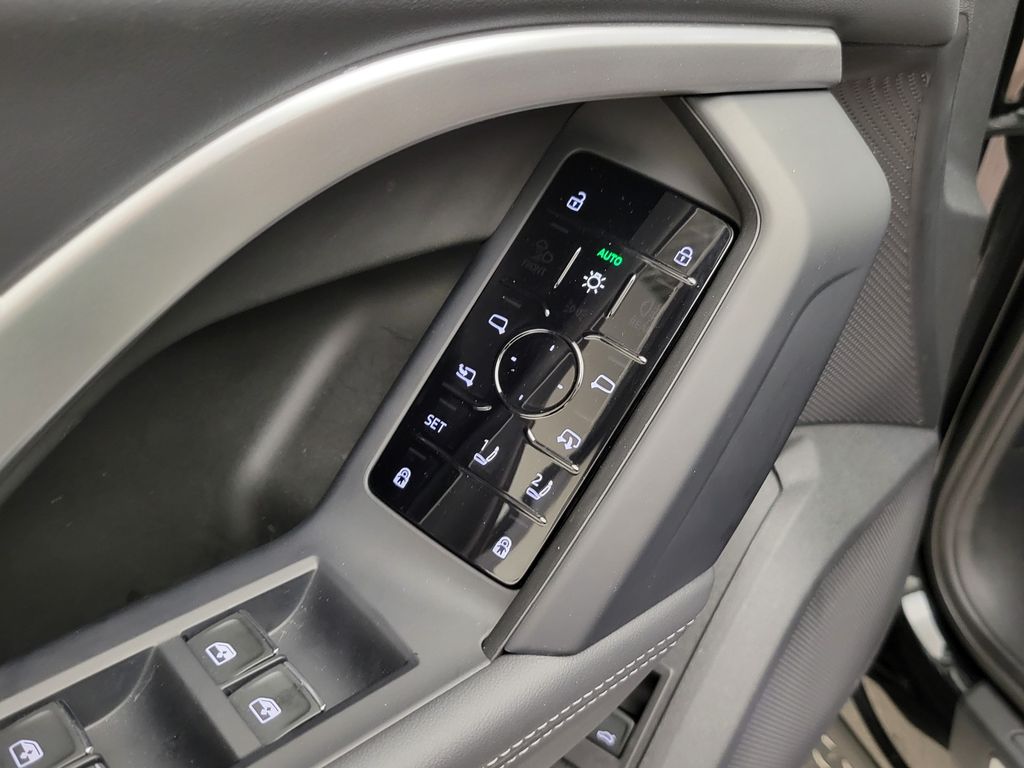 Thumbnail: 2025 Audi Q5 - 31