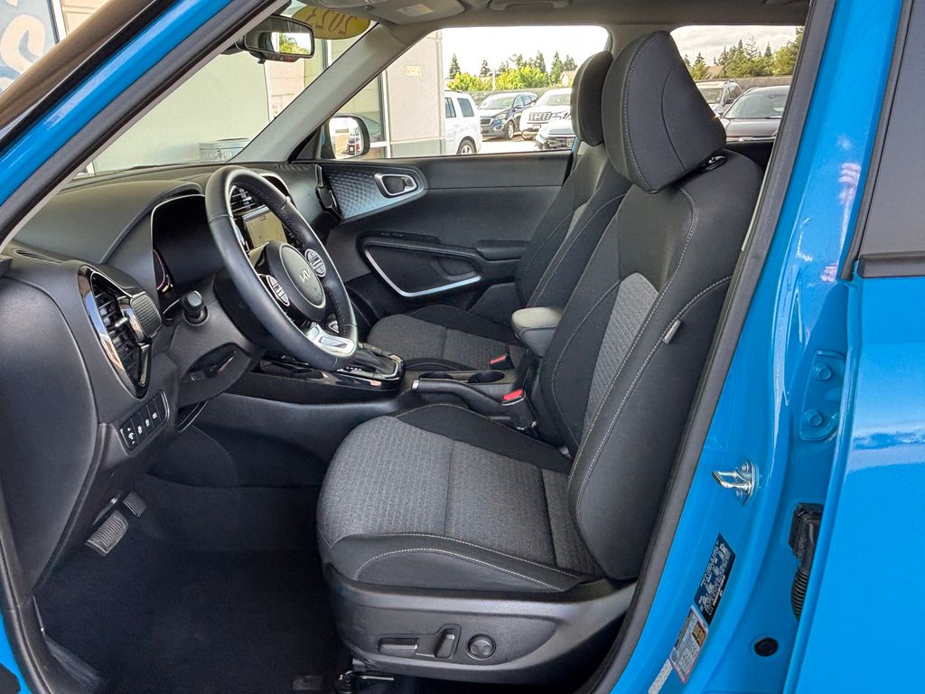 Thumbnail: 2023 Kia Soul - 22