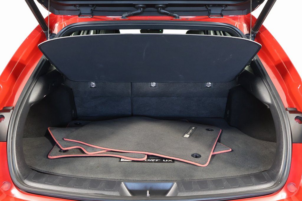 Thumbnail: 2019 Lexus UX - 14