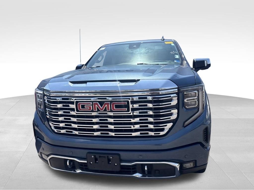 Used 2024 Blue GMC Denali image 4
