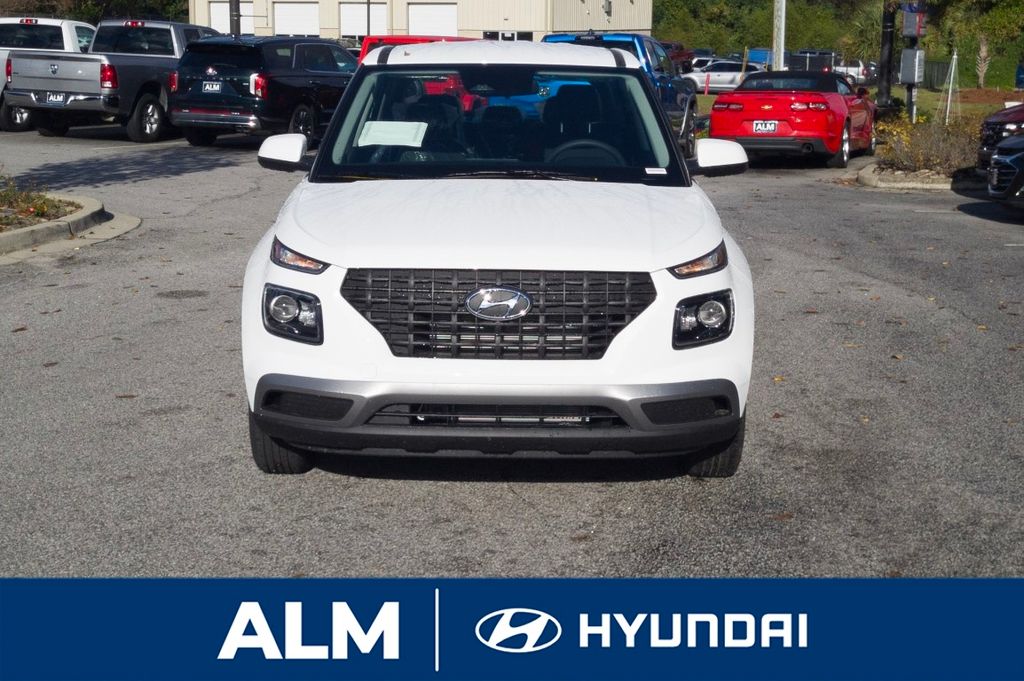 New 2026 White Hyundai SE image 3