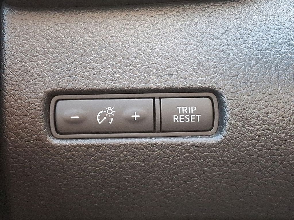 Thumbnail: 2020 Nissan Rogue - 23