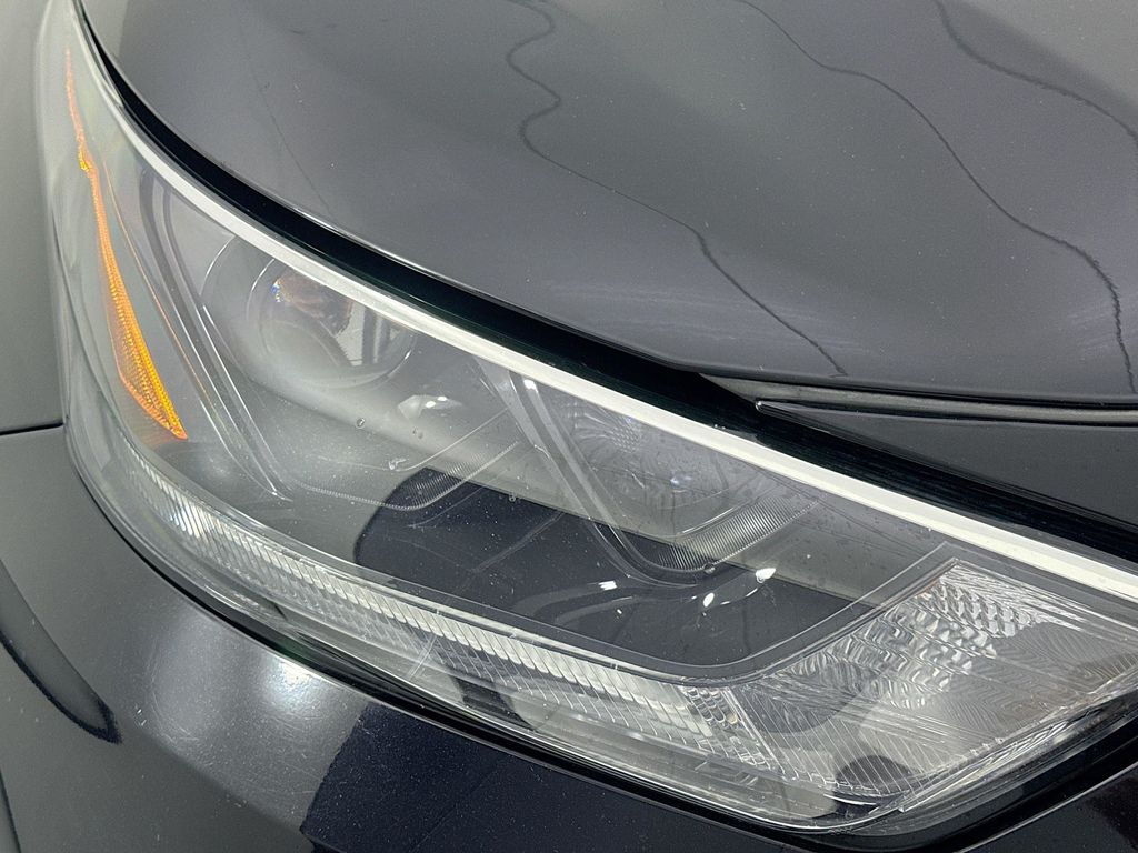 Used Car 2021 Toyota Highlander  Xle For Sale Under $30,000 In Austin, Texas