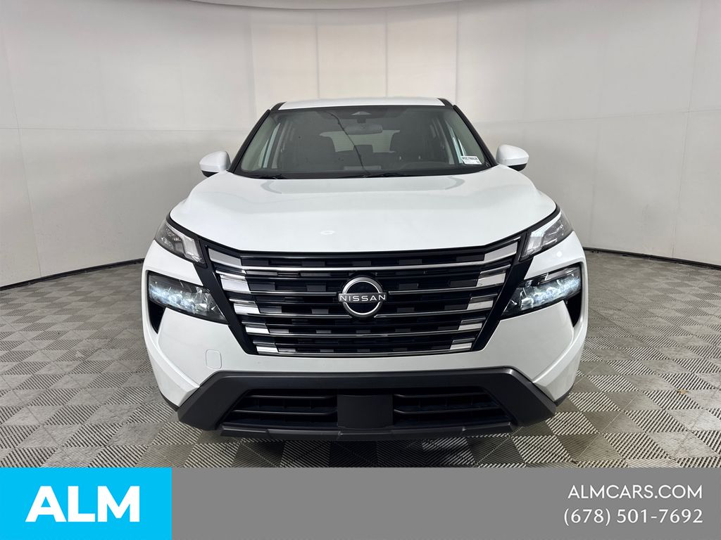 Used 2025 White Nissan SV image 3