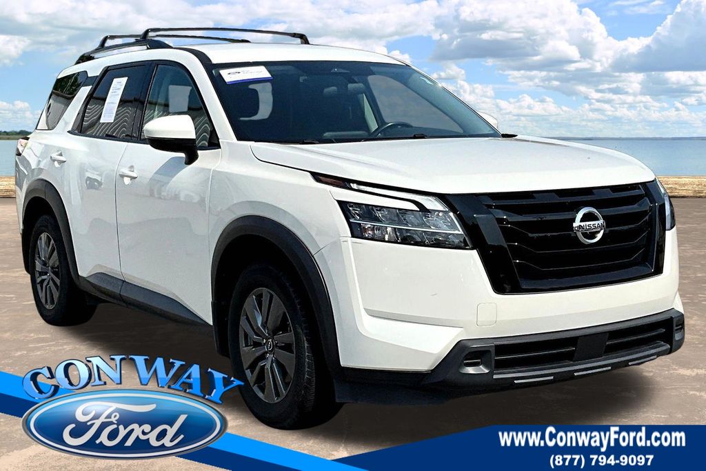 Pearl White Tricoat 2022 Nissan Pathfinder SUV / Crossover Front-Wheel Drive 9-Speed Automatic