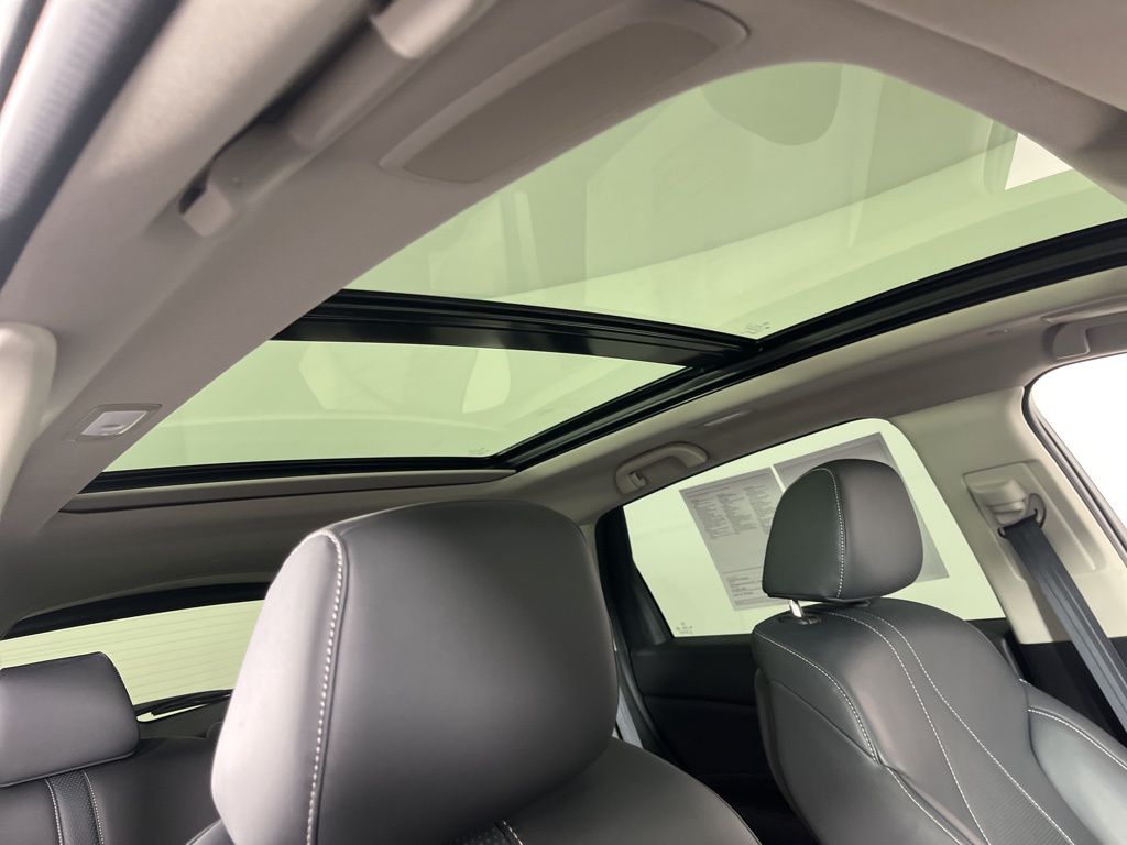 Thumbnail: 2025 Acura RDX - 12