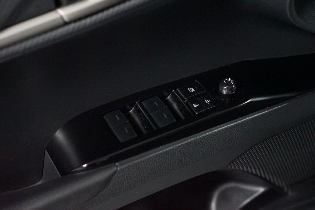 Thumbnail: 2025 Toyota Camry - 31