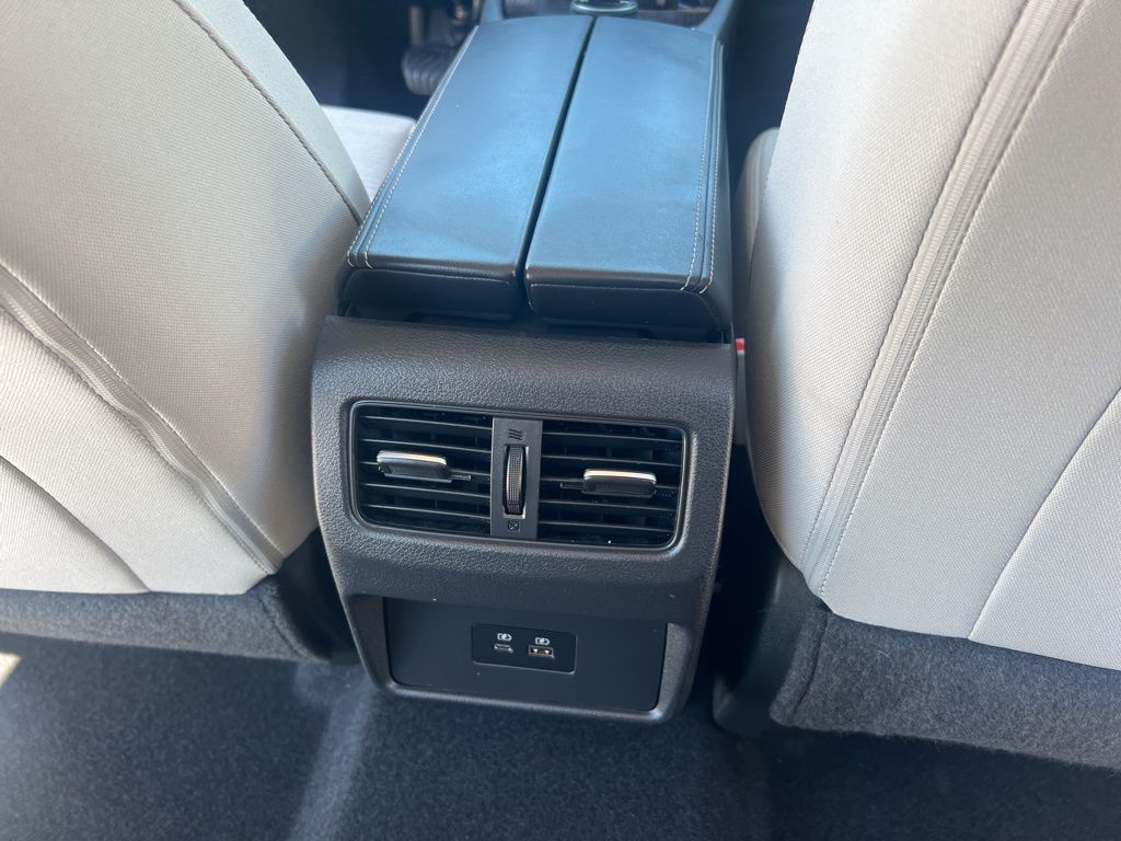 2021 Nissan Rogue SV photo
