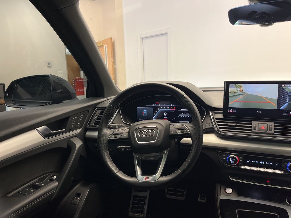 Thumbnail: 2021 Audi SQ5 - 26