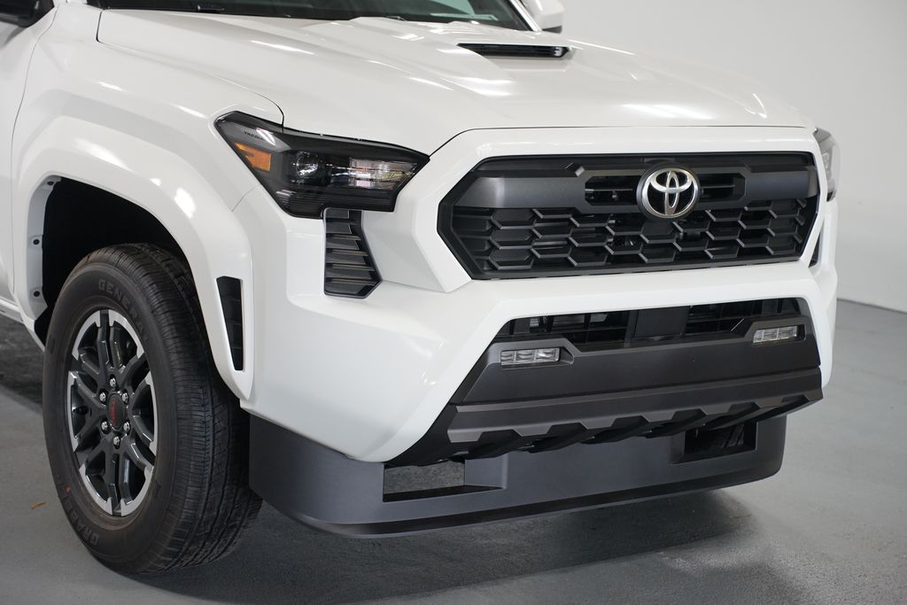 Thumbnail: 2025 Toyota Tacoma - 4
