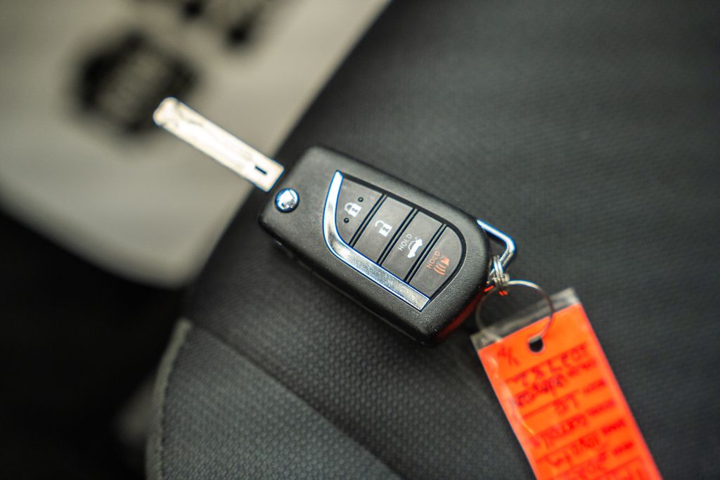 ToyotaCorolla Hybrid41