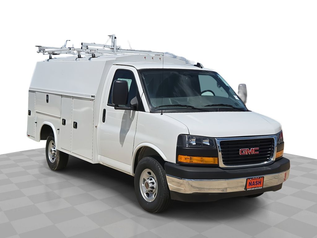 Summit White 2025 GMC Savana Chassis 3500 139 Cutaway RWD Van Rear-Wheel Drive 8-Speed Automatic
