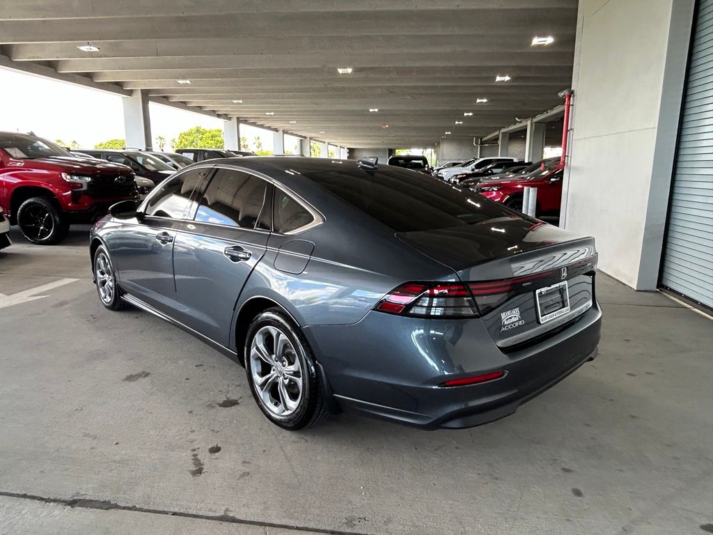 Used 2024 Canyon River Blue Metallic Honda EX image 3