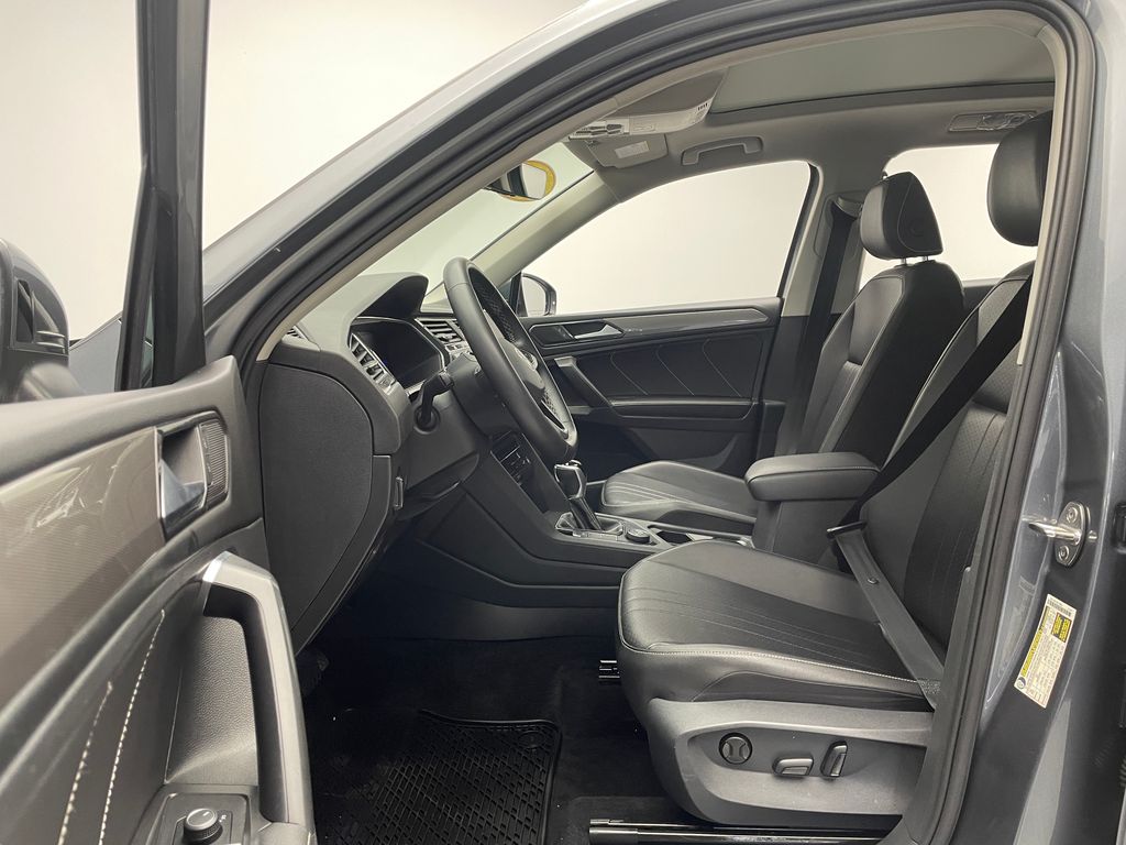 Thumbnail: 2022 Volkswagen Tiguan - 12