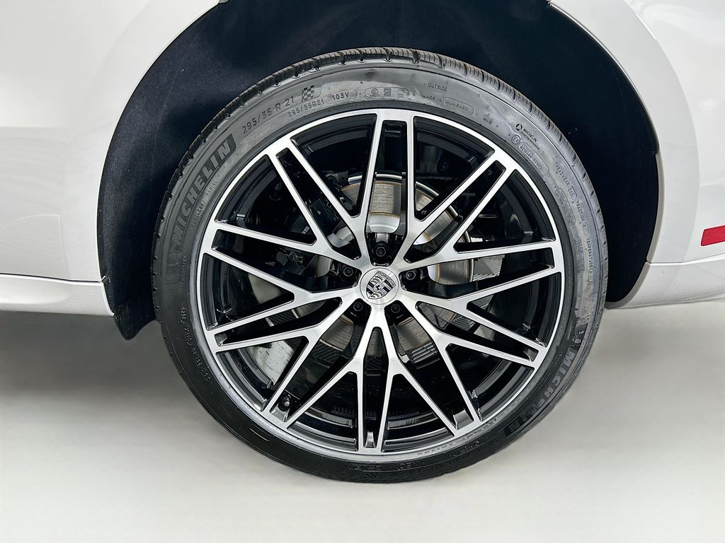 Thumbnail: 2026 Porsche Macan - 32