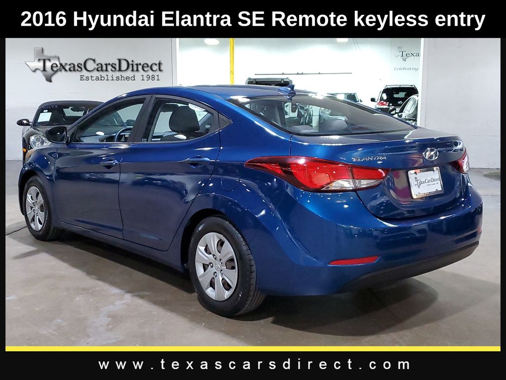 2016 Hyundai Elantra SE 12