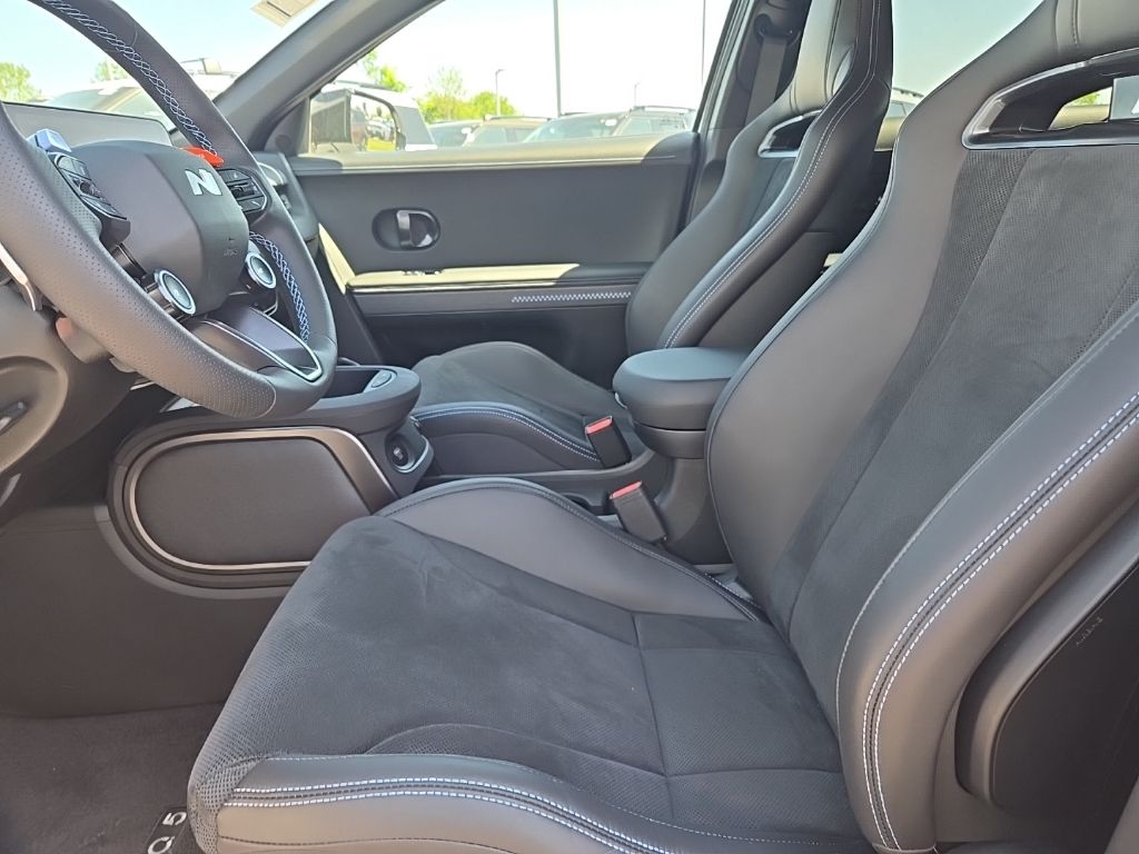 2025 Hyundai Ioniq 5 SE 15