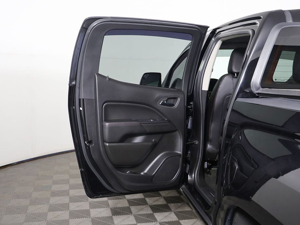 Used 2016 Black GMC SLE1 image 17