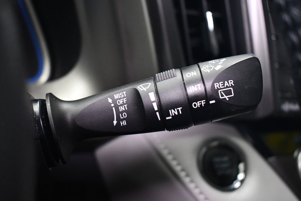 Thumbnail: 2015 Toyota RAV4 - 25