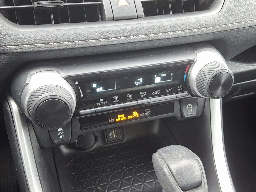 Thumbnail: 2024 Toyota RAV4 - 16