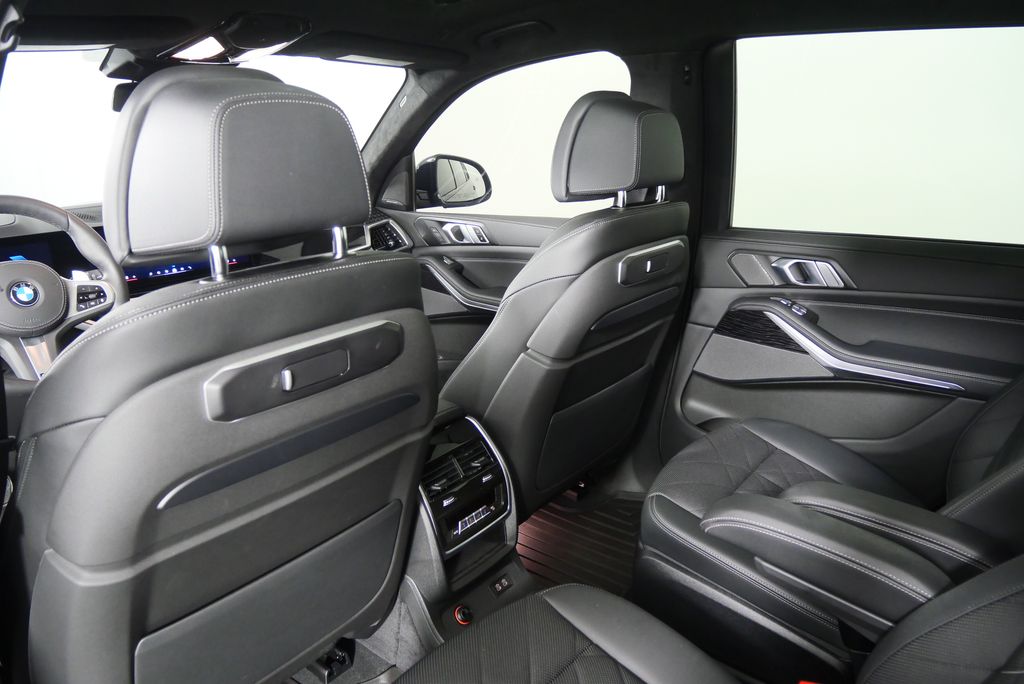 Thumbnail: 2024 BMW X7 - 18