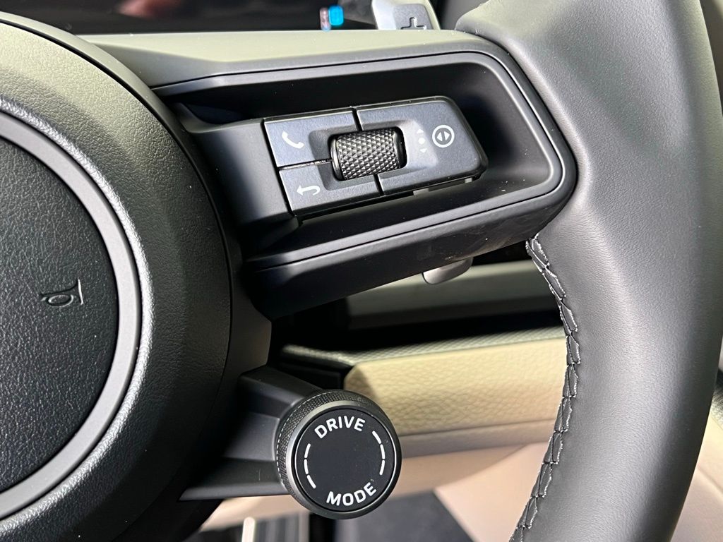 Thumbnail: 2026 Porsche Panamera - 9