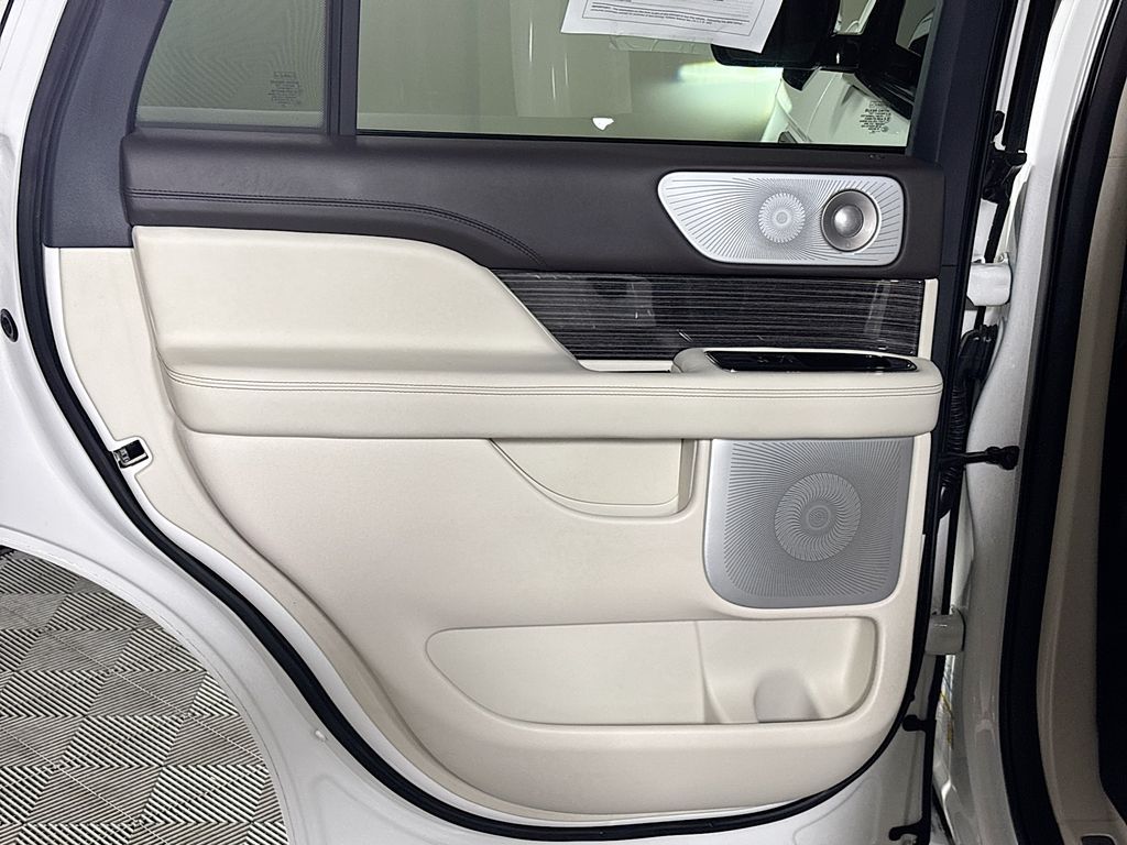 2023 Lincoln Navigator Black Label
