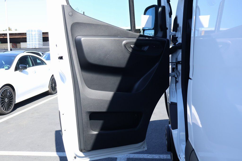 2025 Mercedes-Benz Sprinter 3500 7