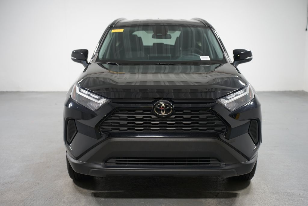 2023 Toyota RAV4 XLE 2