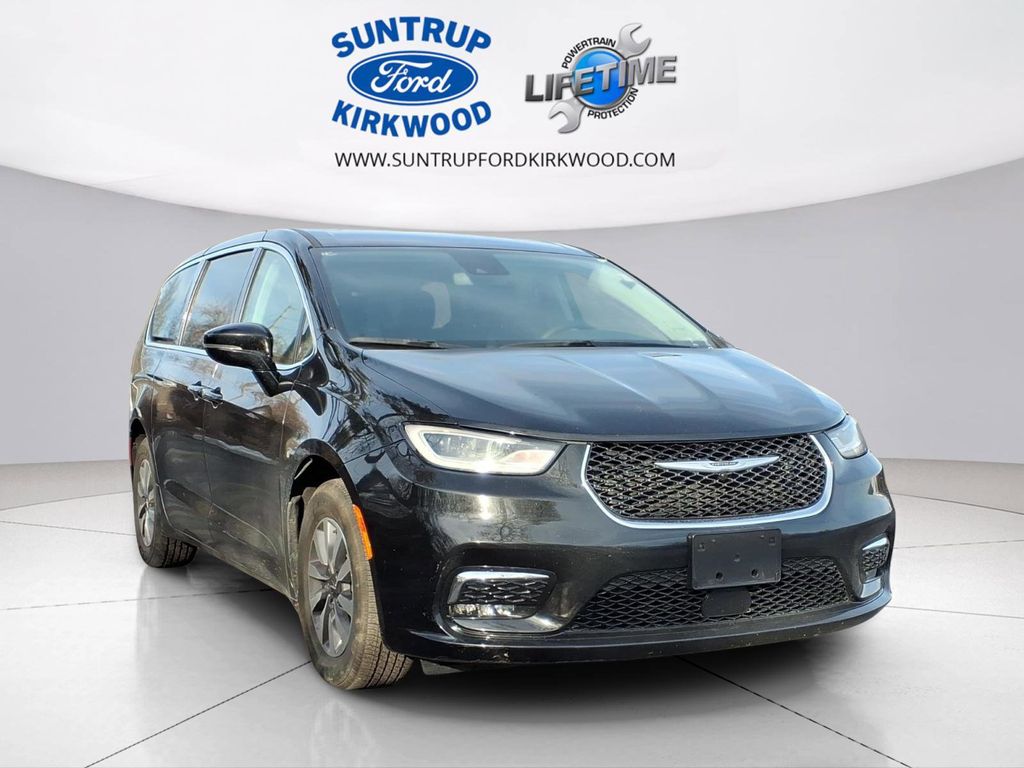 2024 Chrysler Pacifica Hybrid Select FWD