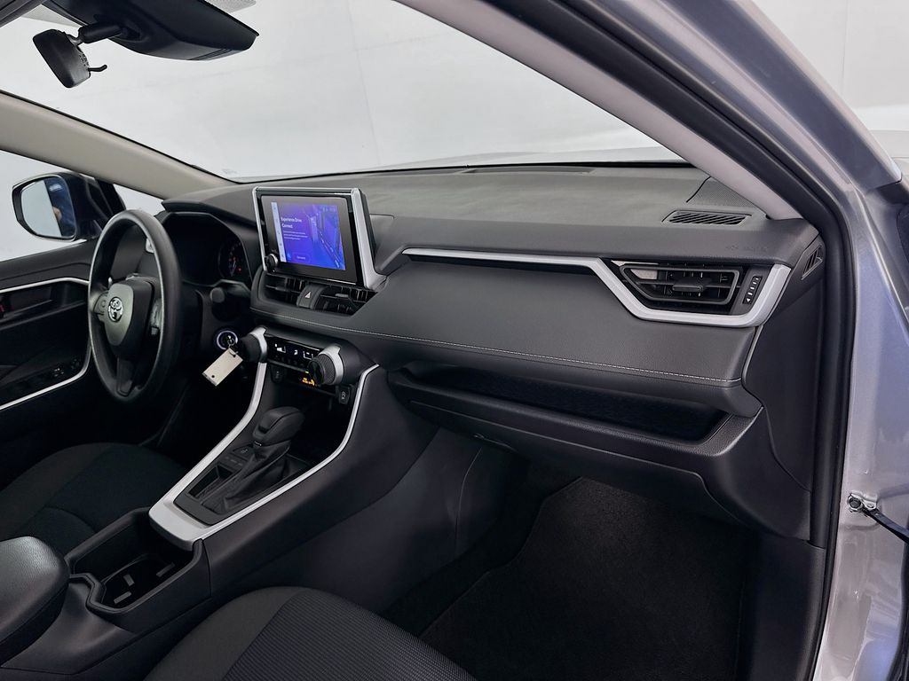 Thumbnail: 2025 Toyota RAV4 - 29