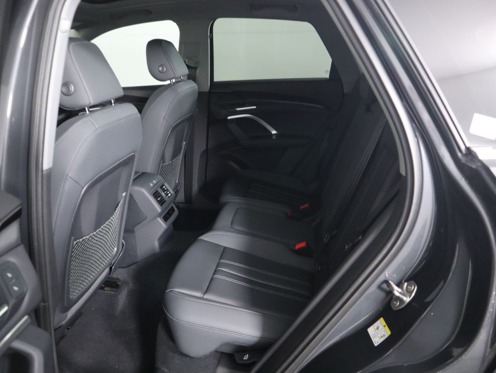 Thumbnail: 2025 Audi Q5 - 24