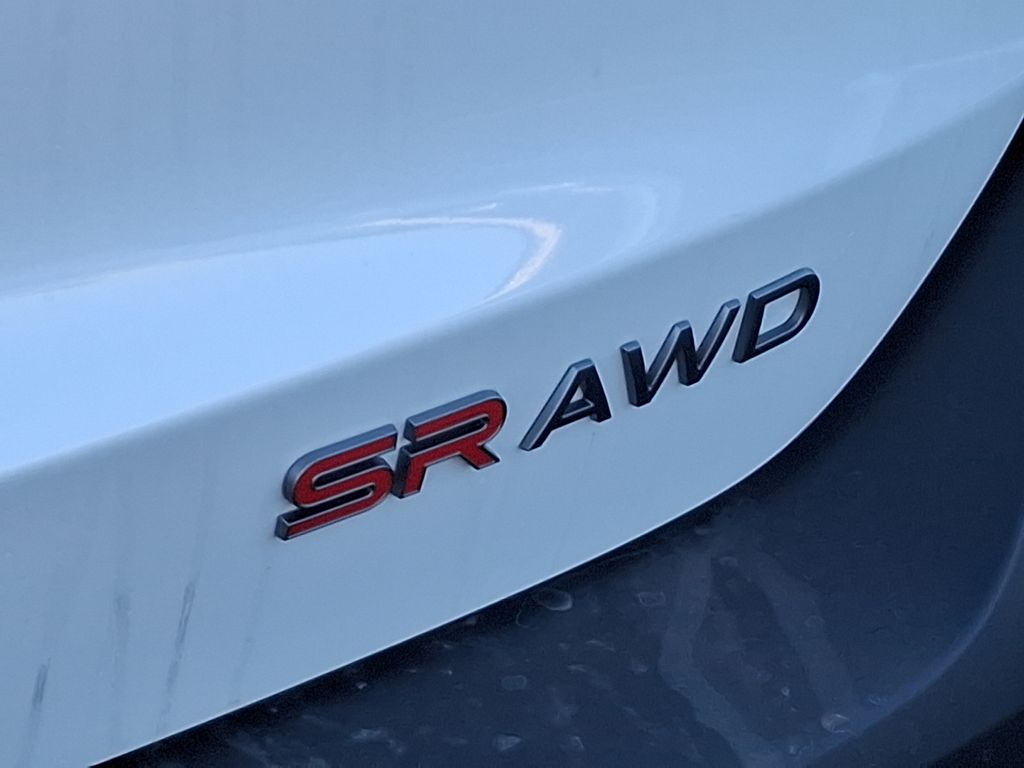 2025 Nissan Kicks SR 6