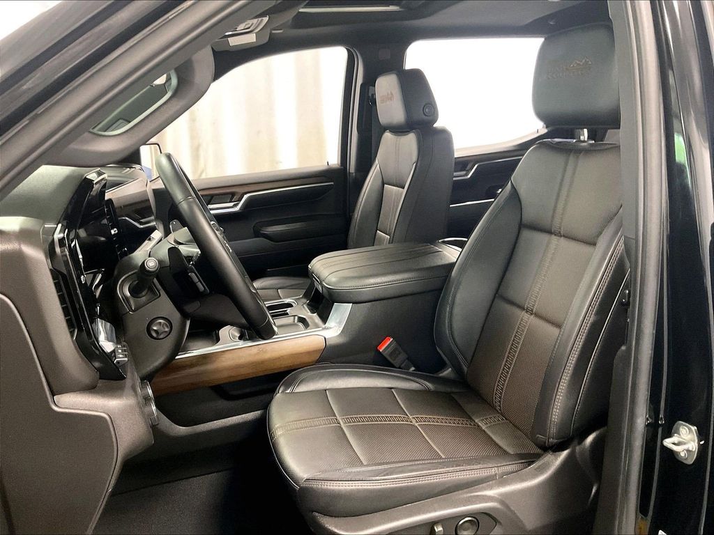 2024 Chevrolet Silverado 1500 — photo 10