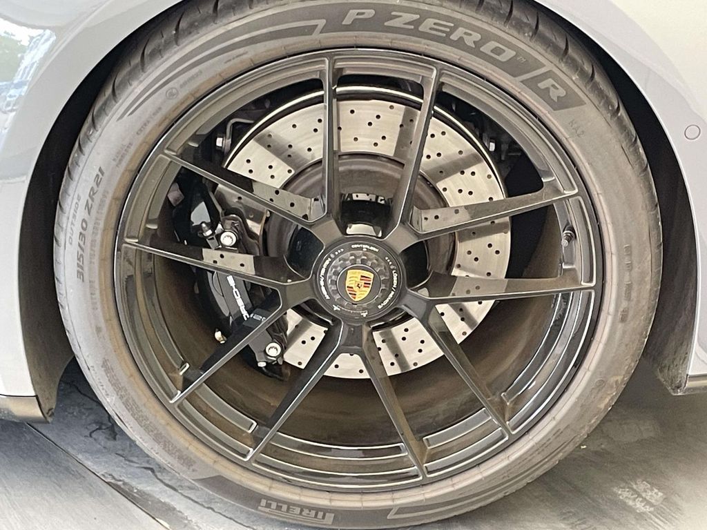 2026 Porsche 911 Carrera GTS - 11