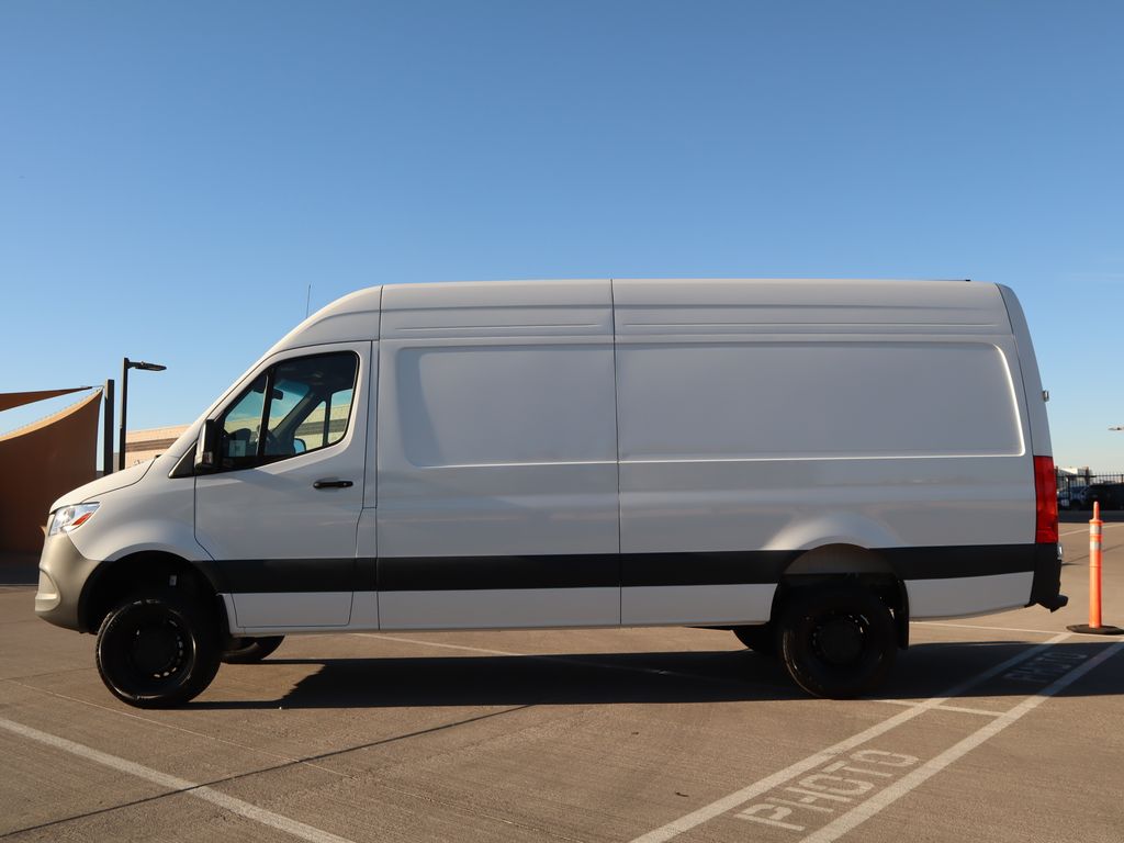 2025 Mercedes-Benz Sprinter 2500 8