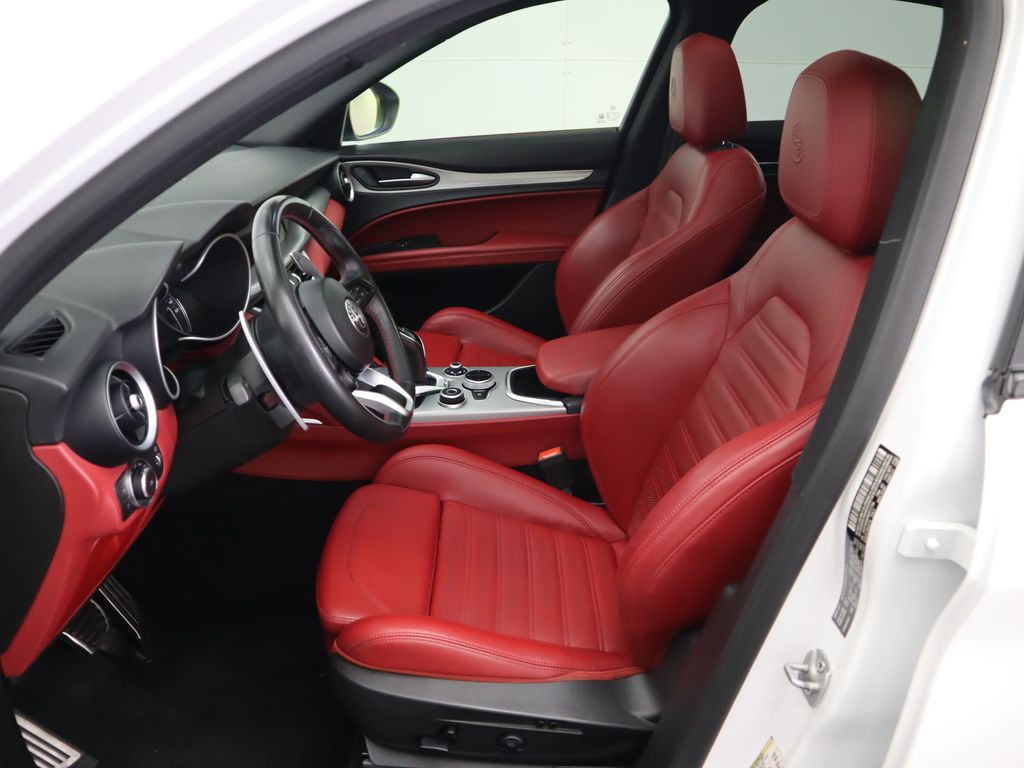 Thumbnail: 2021 Alfa Romeo Stelvio - 20