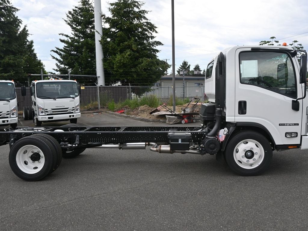 2024 Isuzu NPR HD 