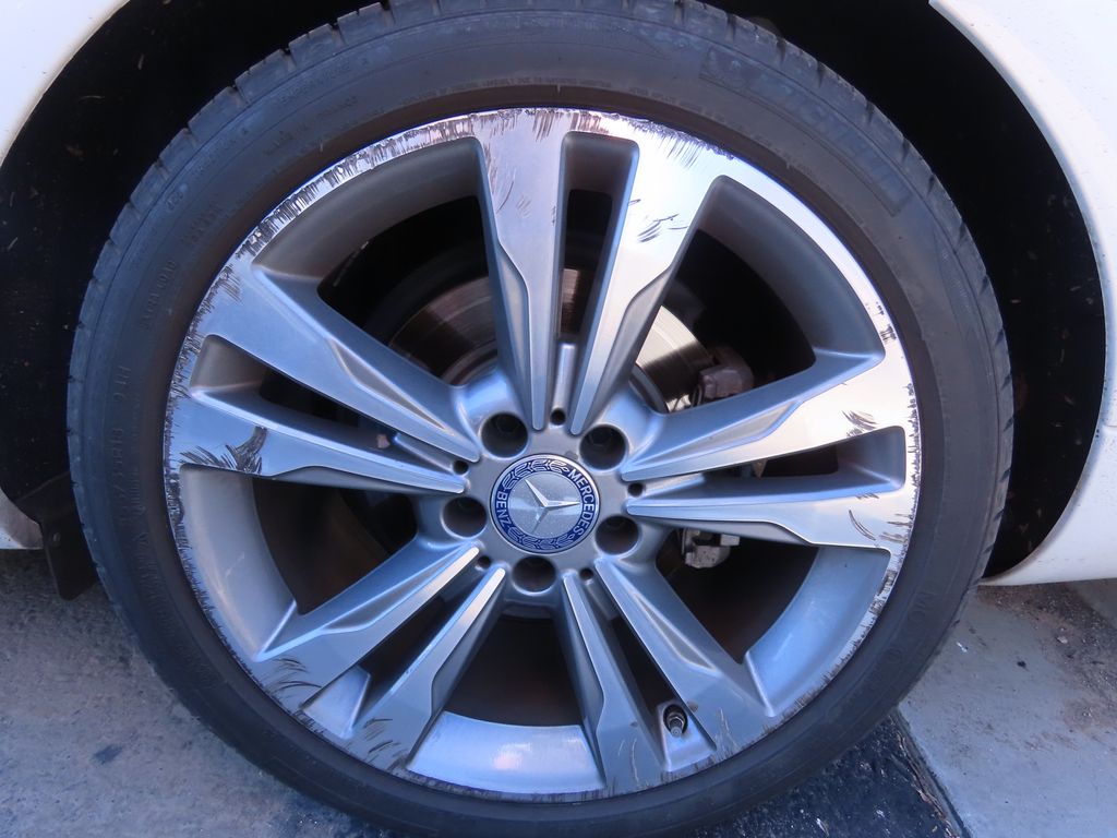 Thumbnail: 2014 Mercedes-Benz E-Class - 16