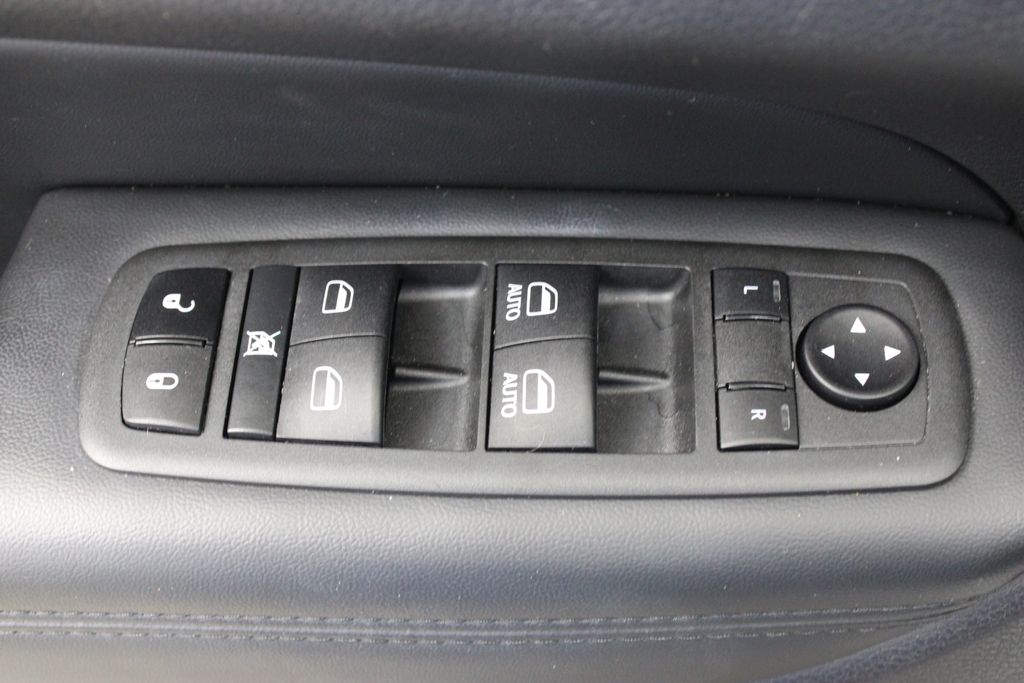 used 2022 Jeep Grand Cherokee WK car, priced at $26,499