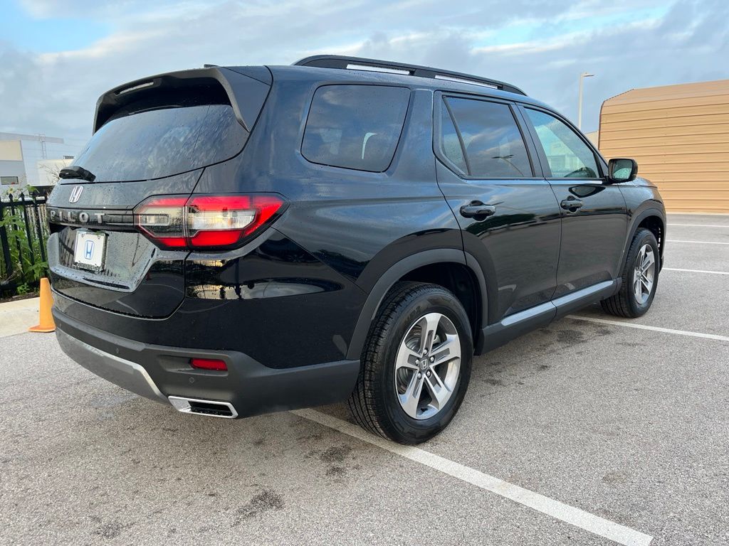 Thumbnail: 2026 Honda Pilot - 3
